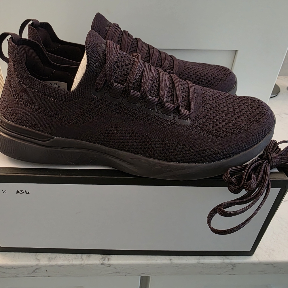 APL/Lululemon Collab Techloom Breeze - Picture 10 of 11